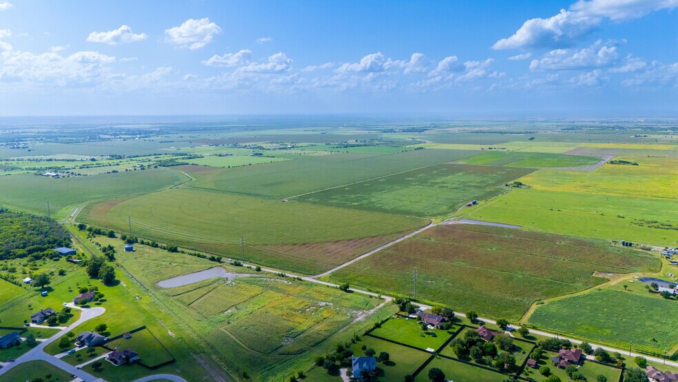 More Photos Of 1543 County Road 6710, Lytle Land For Sale