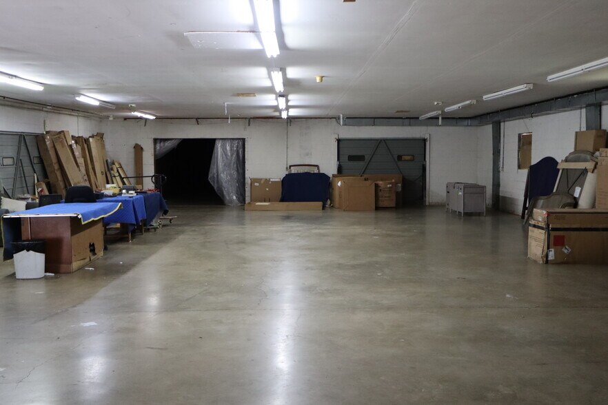 More Photos Of 5766 W US Highway 421, Wilkesboro Warehouse For Lease