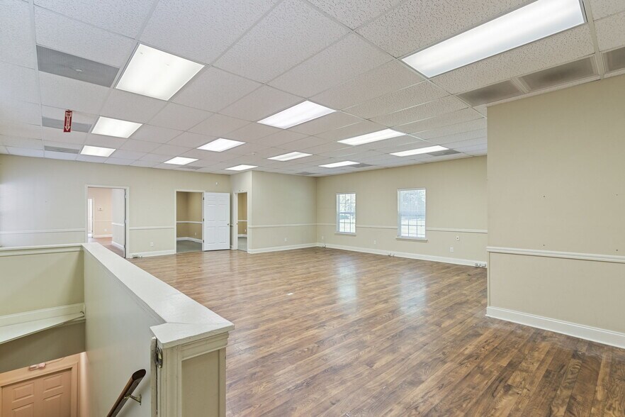 More Photos Of 415 Fisk Ave, Demorest Medical For Sale