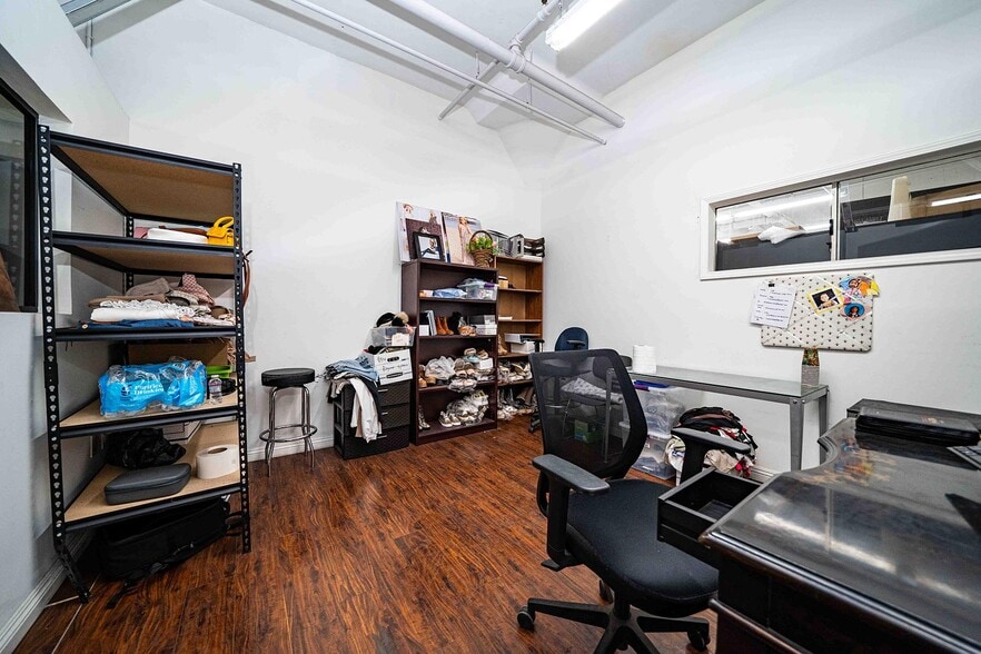 More Photos Of 4383 Fruitland Ave, Vernon Manufacturing For Sale