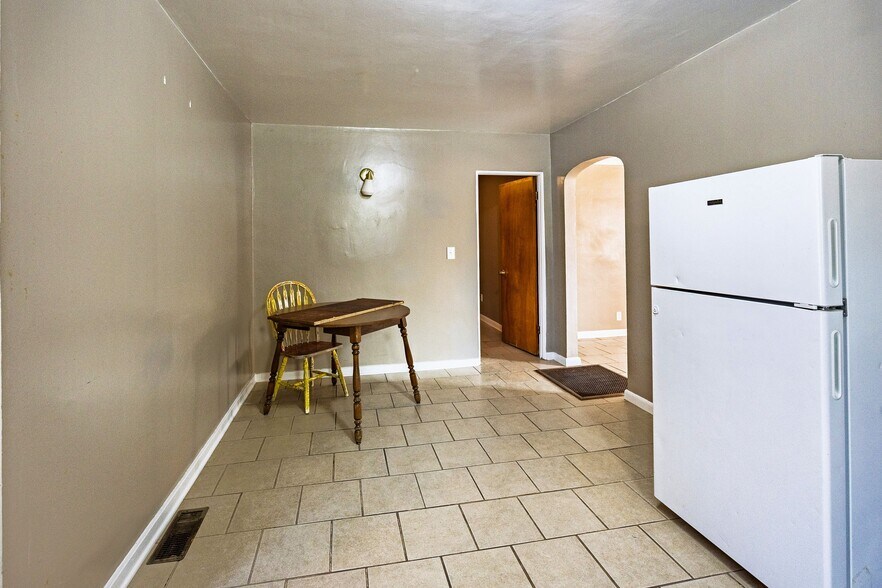 More Photos Of 404 10th St, Wheatland Apartments For Sale