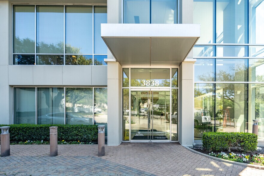 More Photos Of 3838 Oak Lawn Ave, Dallas Office For Lease