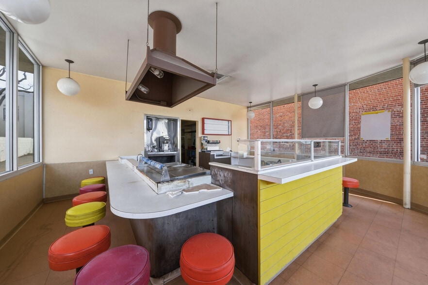 More Photos Of 951 C St, Hayward Fast Food For Sale