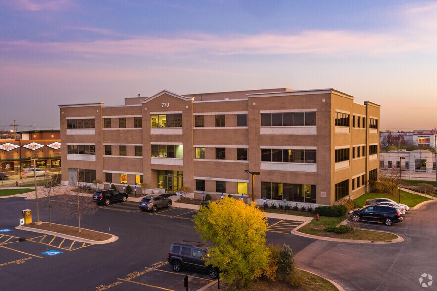 More Photos Of 770 Lake Cook Rd, Deerfield Office For Lease