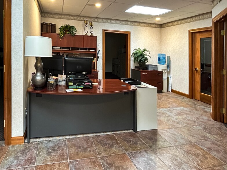 More Photos Of 10729 Coldwater Rd, Fort Wayne Office For Sale