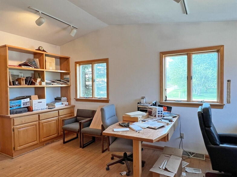 More Photos Of 9711 Perry Hwy, Waterford Warehouse For Sale