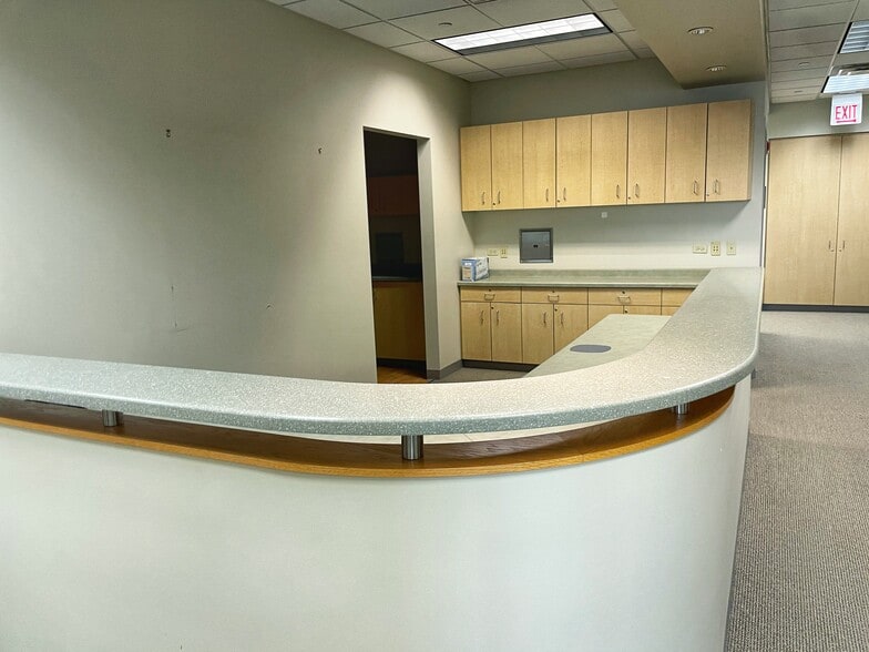 More Photos Of 9000 Waukegan Rd, Morton Grove Medical For Lease