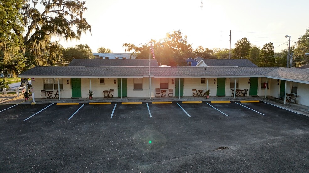 More Photos Of 1106 Main St, Safety Harbor Hotel For Sale