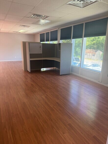 More Photos Of 2981 Solomons Island Rd, Edgewater Office For Sale