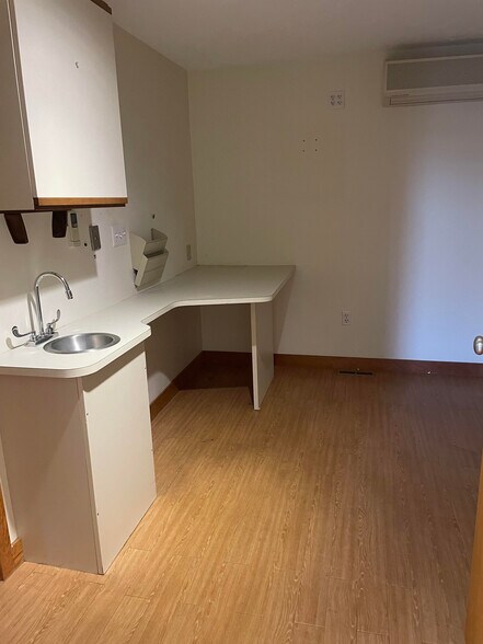 More Photos Of 127 Washington St, Norwell Medical For Lease