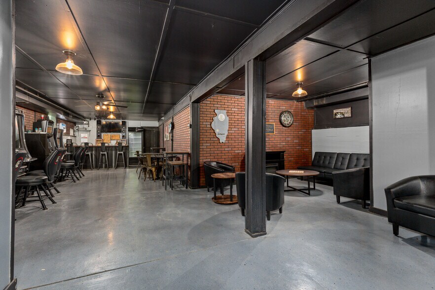 More Photos Of 206 W Spruce St, Gillespie Religious Facility For Sale