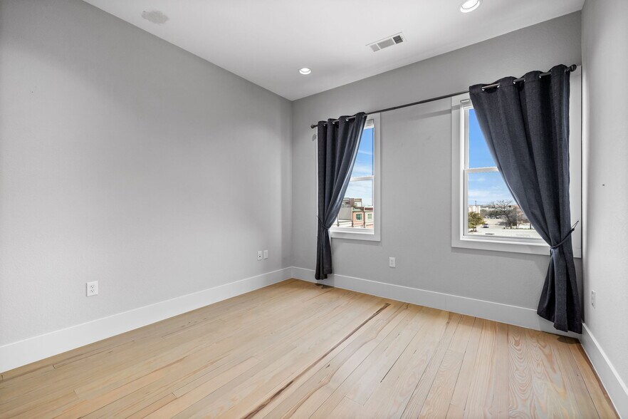 More Photos Of 161 Summit Ave, Southlake Office Residential For Lease