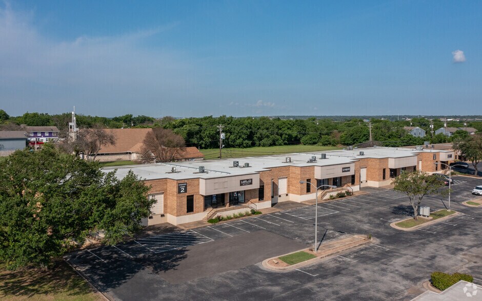 More Photos Of 8868 Research Blvd, Austin Unknown For Lease