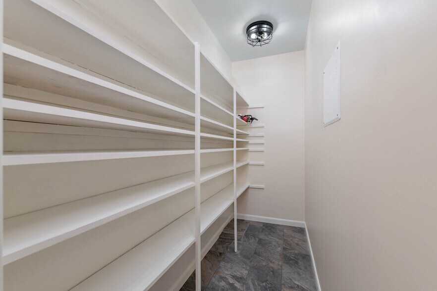 More Photos Of 601 Mary Lake Dr, Bryan Office Residential For Lease
