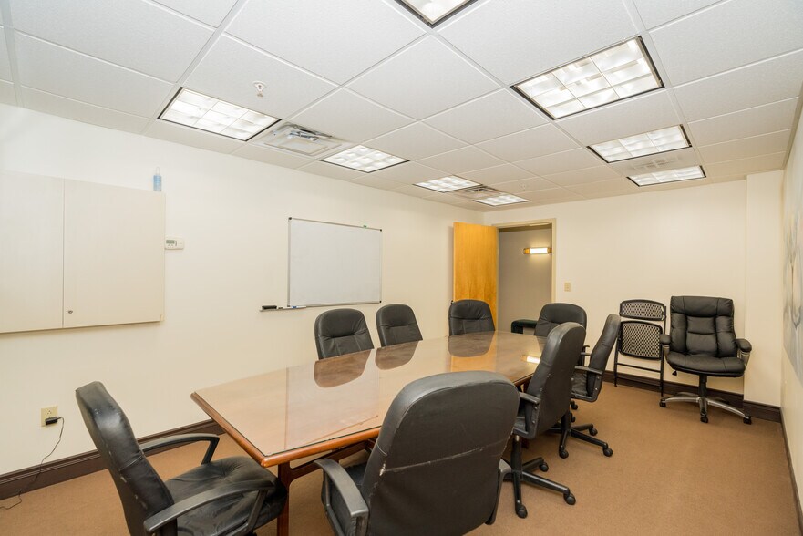 More Photos Of 120 West Ave, Saratoga Springs Office For Sale