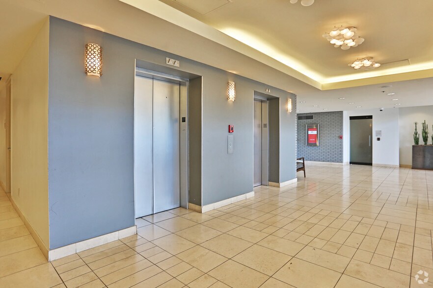 More Photos Of 3033 N 44th St, Phoenix Office For Lease
