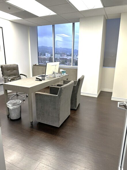 More Photos Of 2080 Century Park E, Los Angeles Medical For Lease