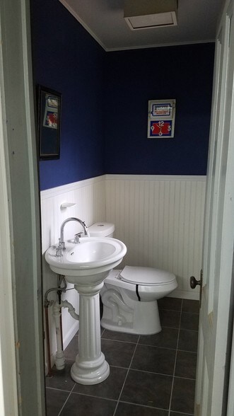 More Photos Of 16 East St, New Milford Freestanding For Lease