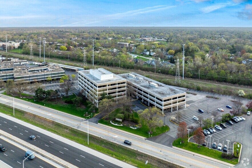 More Photos Of Northfield Plz, Northfield Office For Lease