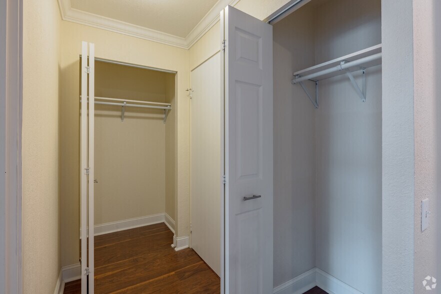 More Photos Of 107 S Washington Ave, Saginaw Apartments For Lease