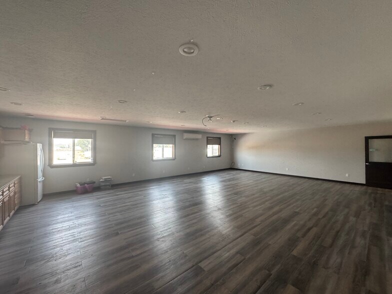 More Photos Of 6446 Road 3 NE, Moses Lake Flex For Lease