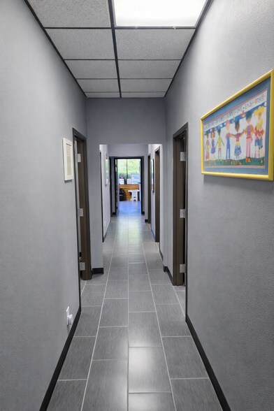 More Photos Of 5913-5921 Lovell Ave, Fort Worth Office For Sale