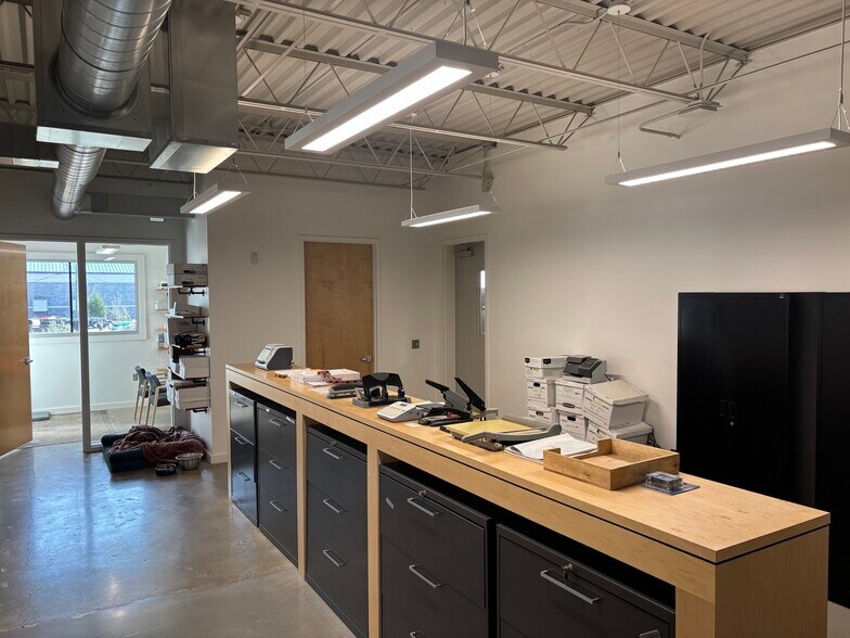 More Photos Of 2511 Ruffner Rd, Birmingham Warehouse For Sale