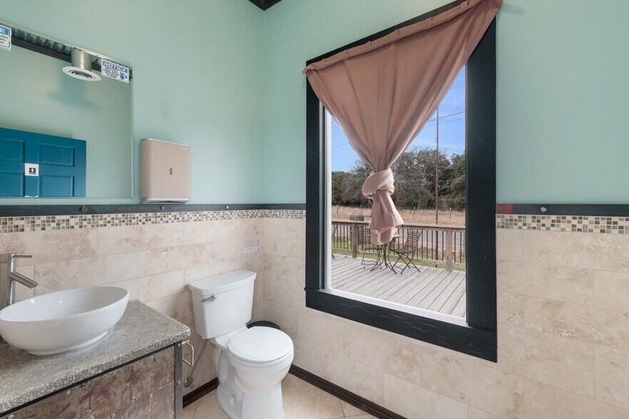 More Photos Of 11 Upper Cibolo Creek Rd, Boerne Restaurant For Sale