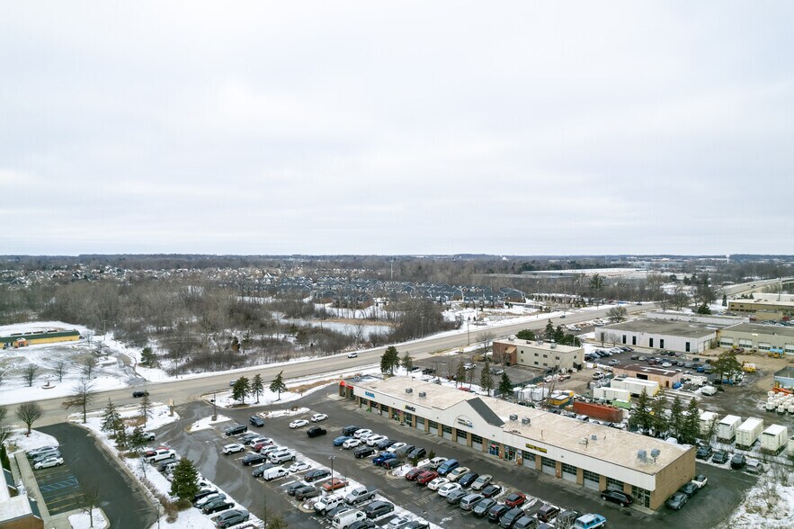 More Photos Of 24400 Novi Rd, Novi Auto Repair For Lease