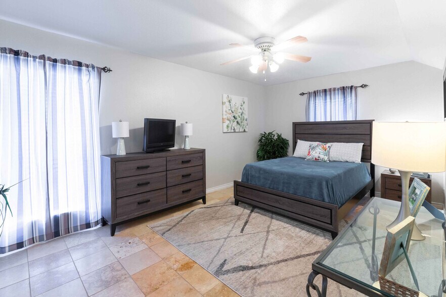 More Photos Of 10000 Hammerly Blvd, Houston Apartments For Sale