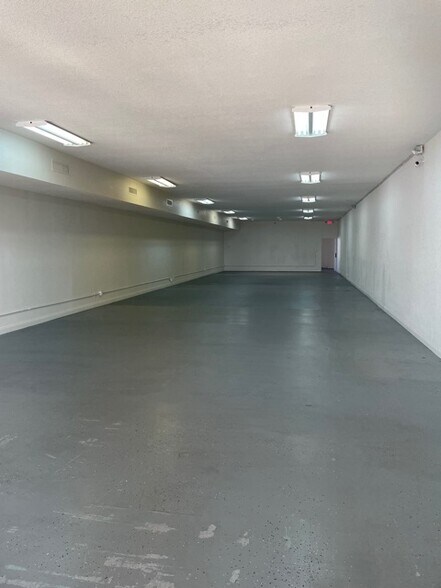 More Photos Of 953 E Sahara Ave, Las Vegas Storefront Retail Office For Lease