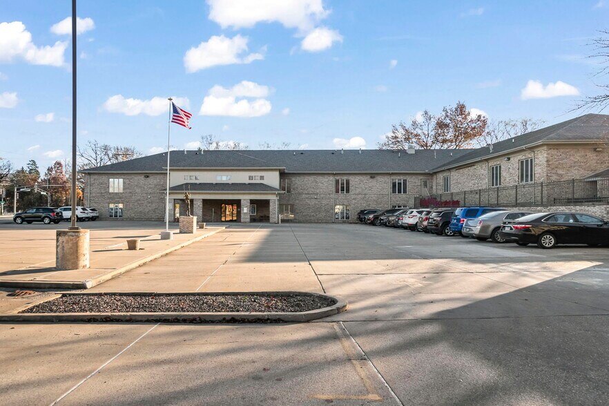 More Photos Of 805 Chatham Rd, Springfield Schools For Sale