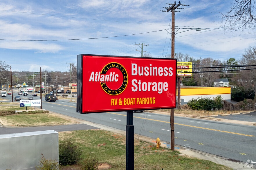 More Photos Of 3412 Monroe Rd, Charlotte Distribution For Lease