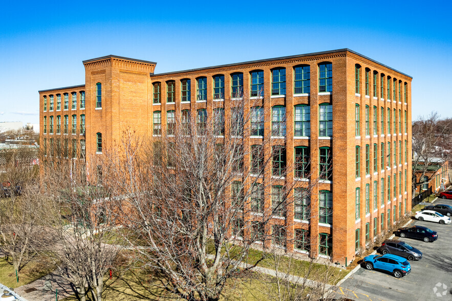 Primary Photo Of 201 Rue Saint-Louis, St-Jean Loft Creative Space For Sale