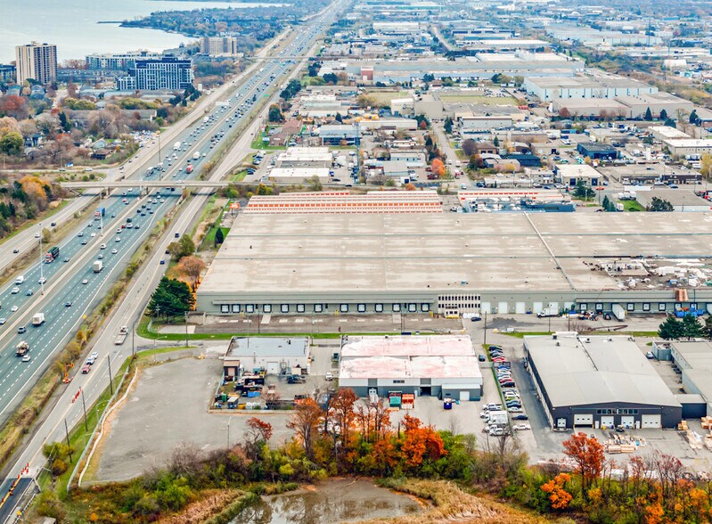 More Photos Of 8 Burford Rd, Hamilton Distribution For Lease