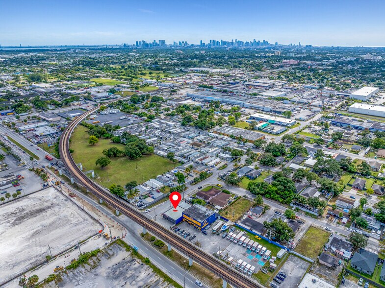 More Photos Of 3000 NW 79th St, Miami Auto Repair For Lease