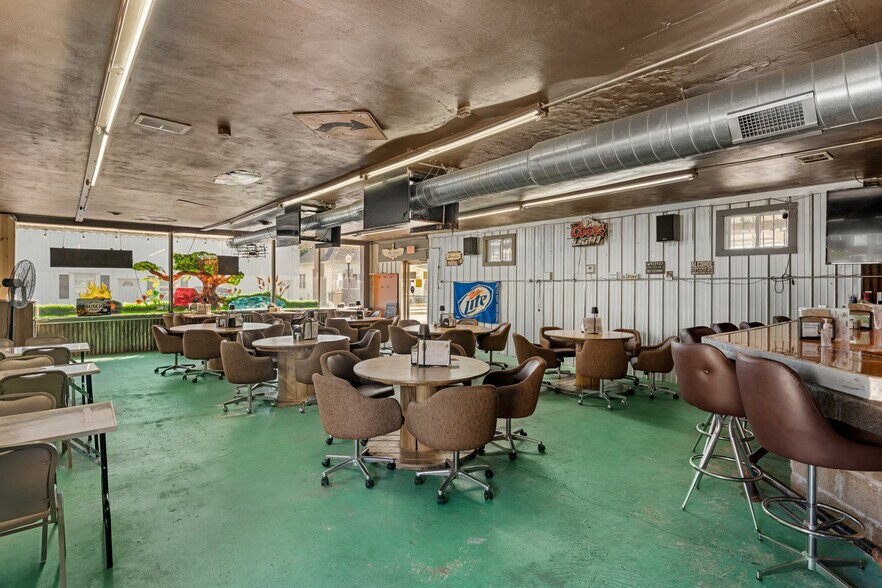 More Photos Of 518 N Harrison St, Alexandria General Retail For Sale