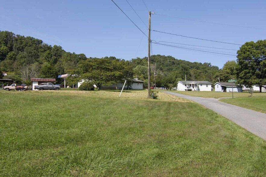 More Photos Of 4830 Highland Trl, Alderson General Retail For Sale