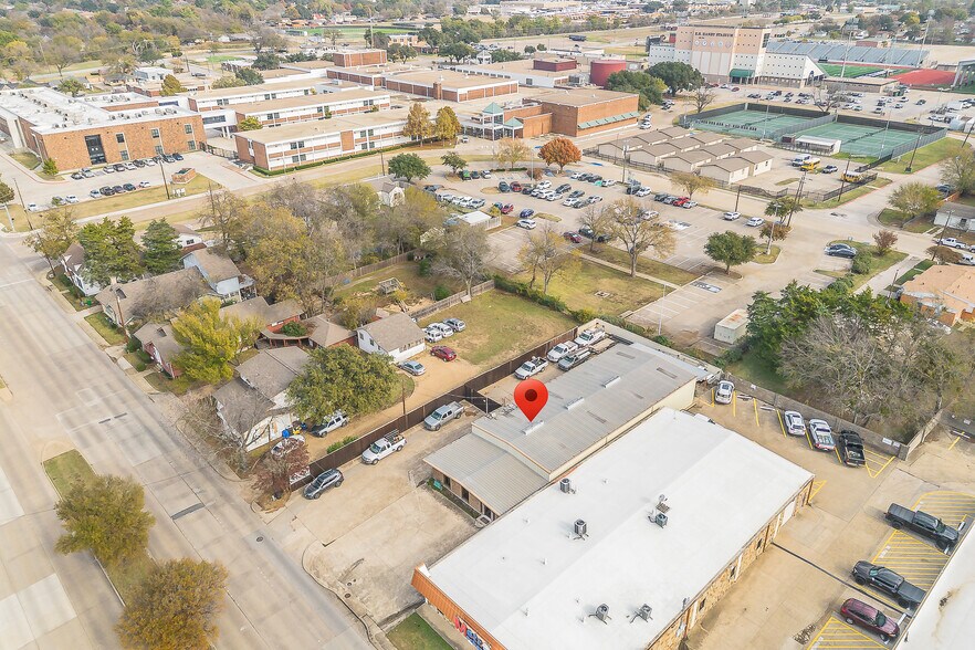 More Photos Of 424 S Bryan Belt Line Rd, Mesquite Flex For Sale