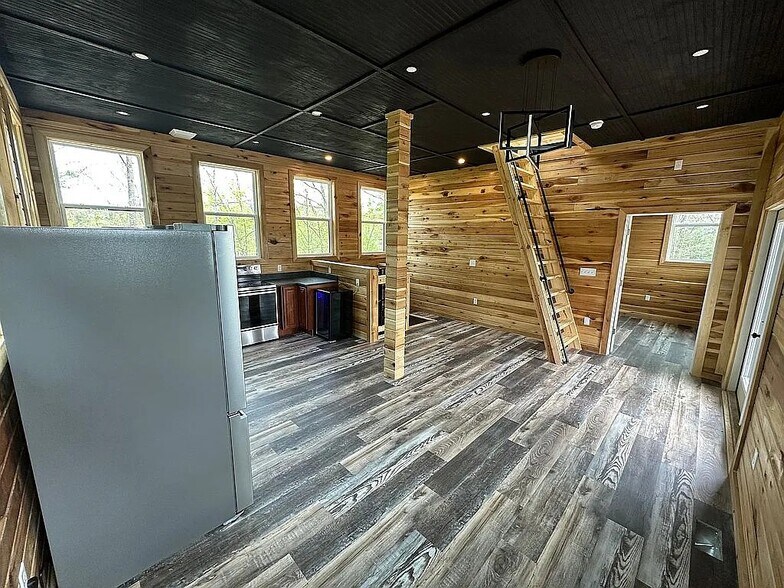 More Photos Of 52 Spencer Rd, Campton Apartments For Sale