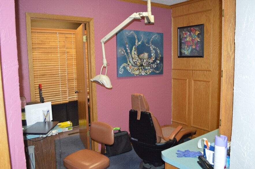 More Photos Of 9455 S Union Sq, Sandy Storefront Retail Office For Sale