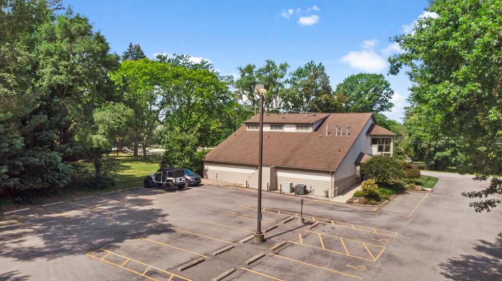 More Photos Of 6071 Old Middle Ridge Rd, Lorain Office For Sale