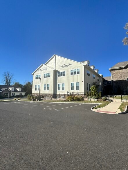More Photos Of 601 New Britain Rd, Doylestown Unknown For Lease