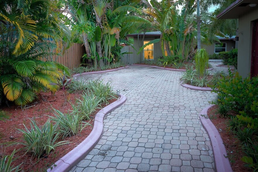 More Photos Of 1115 NE 15th Ave, Fort Lauderdale Apartments For Sale