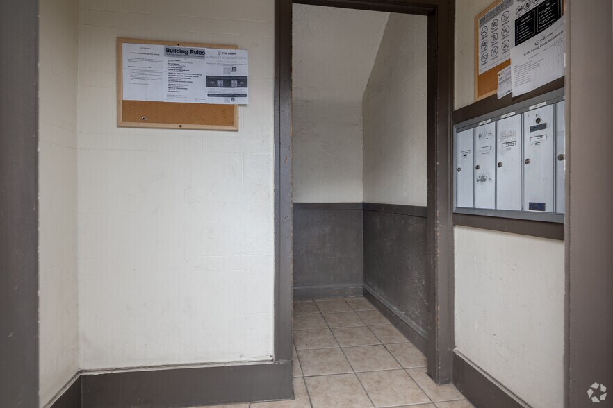 More Photos Of 330 N Pine Ave, Chicago Apartments For Sale