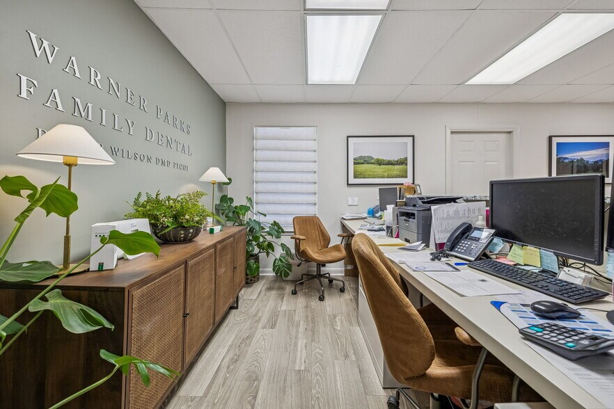 More Photos Of 165 Belle Forest Cir, Nashville Office For Sale