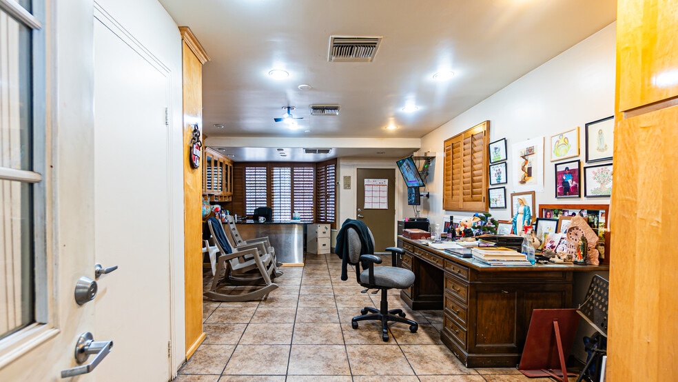 More Photos Of 4656 Floral Dr, Los Angeles Industrial For Sale