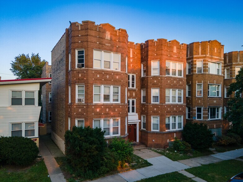 More Photos Of 10947 S King Dr, Chicago Apartments For Sale