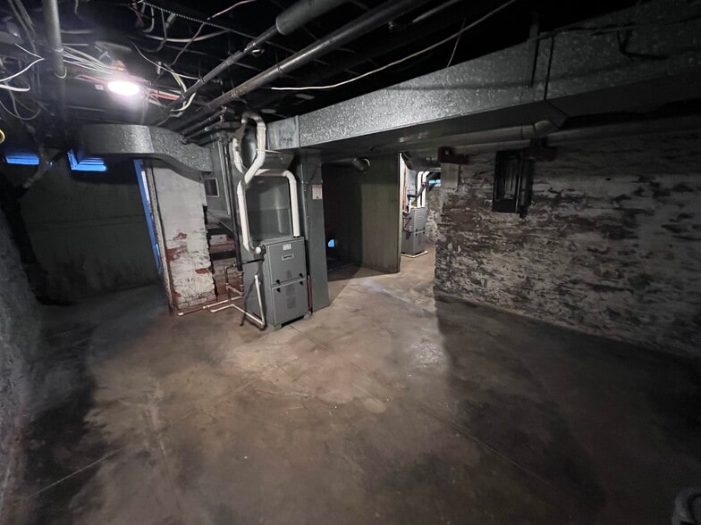 More Photos Of 313 Fairfield Ave, Bellevue Storefront Retail Residential For Sale