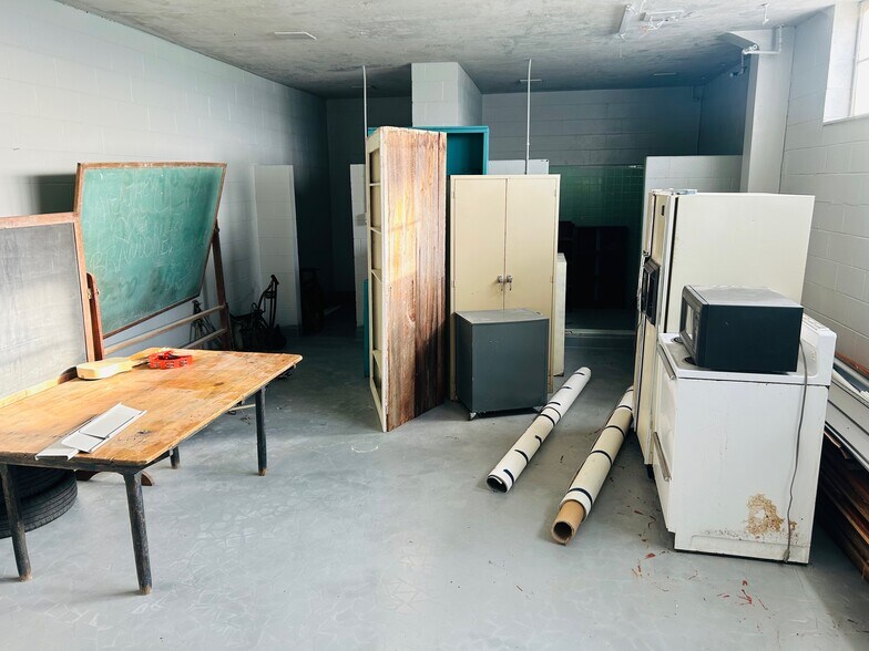 More Photos Of 2677 NC-903 Hwy, Stokes Sports And Entertainment For Sale